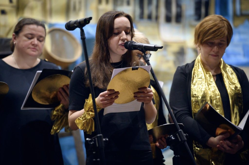 10.01.2025 roku w zaprzyjaźnionym ze szkołą Klubie Podwawelskim odbył się Koncert Świąteczno – Norowoczny  WITAJ GWIAZDO ZŁOTA. 